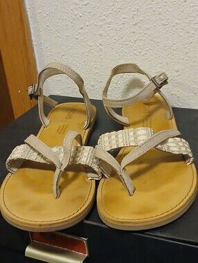 TOMS Lexie Tan Canvas Diamond Tribal Strappy Flat Sandals Size 9